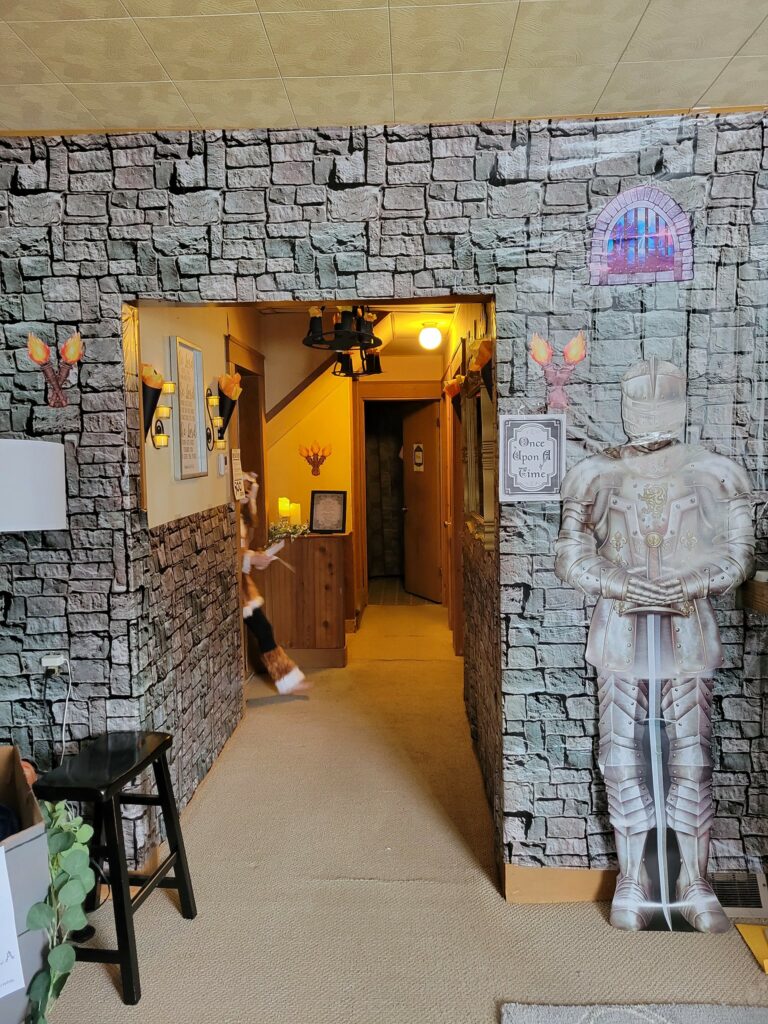 Night of Mystery | Easy Murder Mystery Decoration Ideas